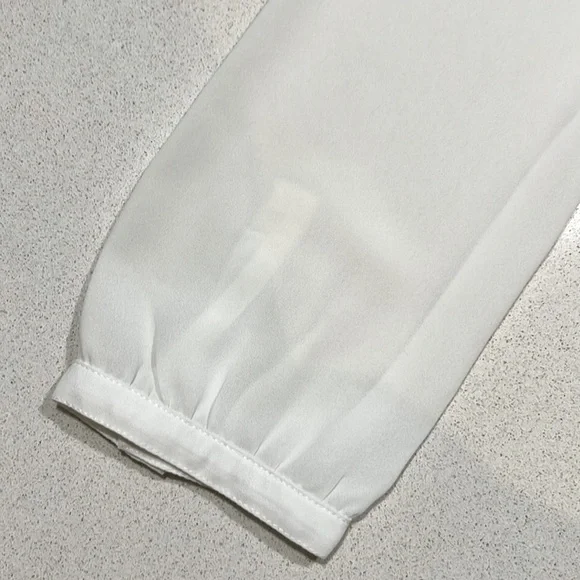 NYDJ White silky blouse with 3/4 sleeves. Women’s Small. Excellent condition. - Picture 6 of 9